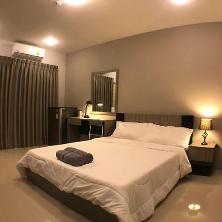 28 Place Bangkok Exterior photo